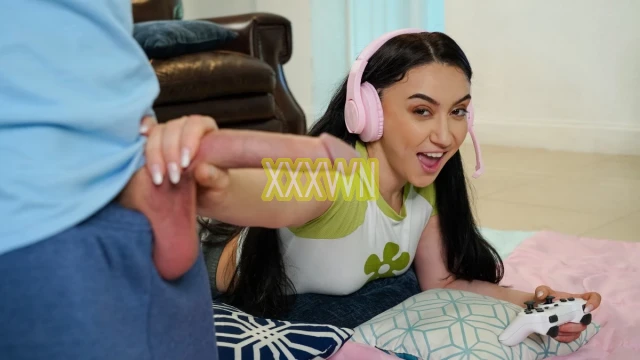 Another Joystick (4k) Reality Kings Short